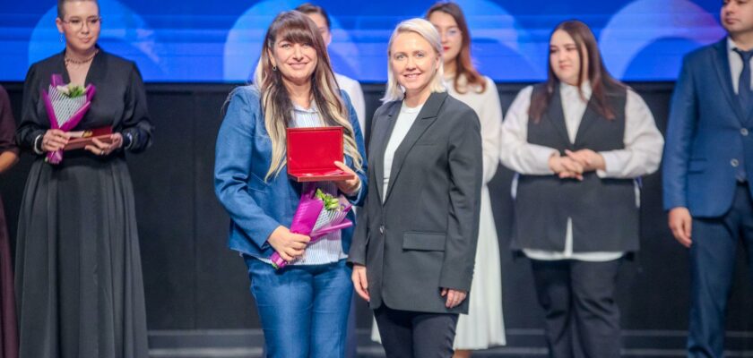 Руководитель волонтёрского центра Колледжа связи №54 Диана Мовсесян удостоена знака отличия Правительства Москвы «Волонтёр Москвы» II степени