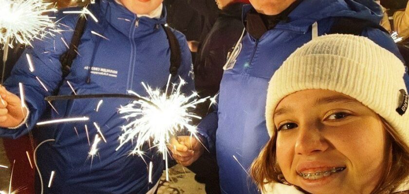 ✨ Волонтёры Колледжа связи №54 зажигают свет памяти