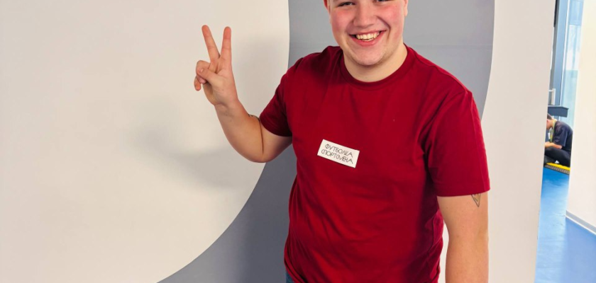 Волонтёры Колледжа связи №54 приняли активное участие в организации и проведении финала школьной лиги по футзалу.